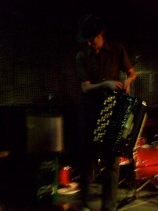 250437_198227283556361_4495906_n-225x300